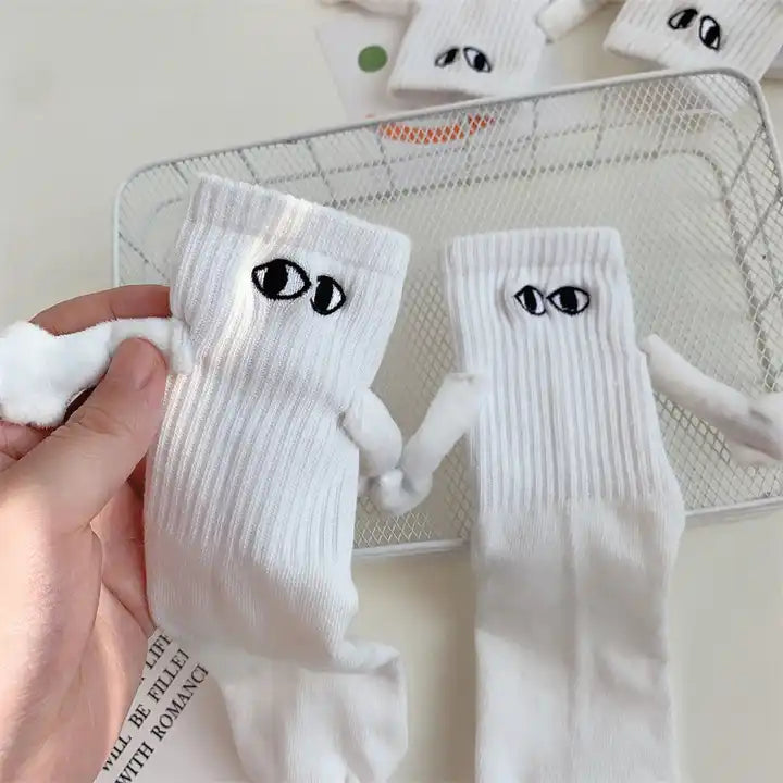 chaussettes yeux aimantés