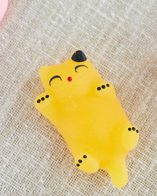 CHOUPIE CHAT JAUNE SUR LE DOS