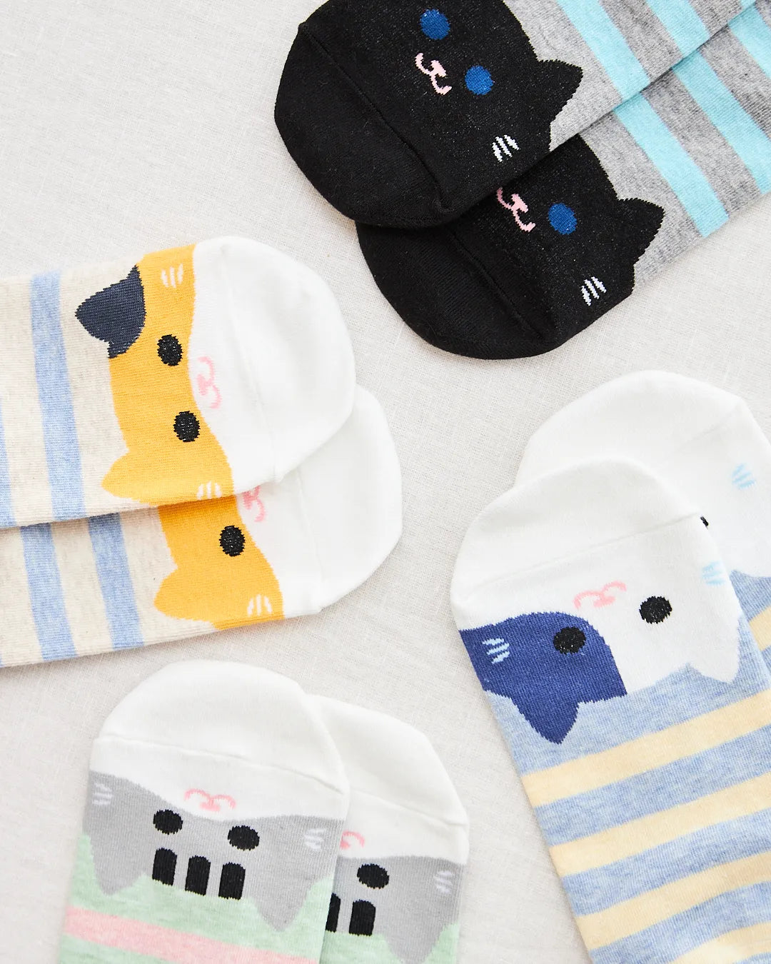 chaussettes avec des chats